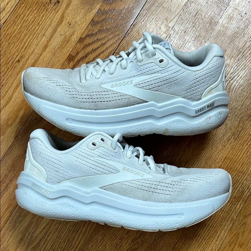 Brooks Ghost Max 2 Women's Shoes - White Size 9M